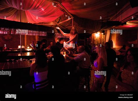 Striptease/Lapdance Prostitute Kuwait City