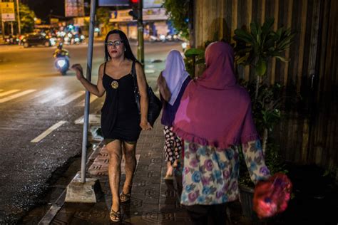 Find a prostitute Yogyakarta