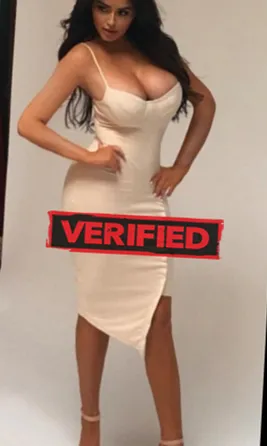 Kelly tits Prostitute As Salimiyah