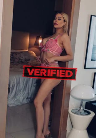 Beverly ass Prostitute Al Ahmadi
